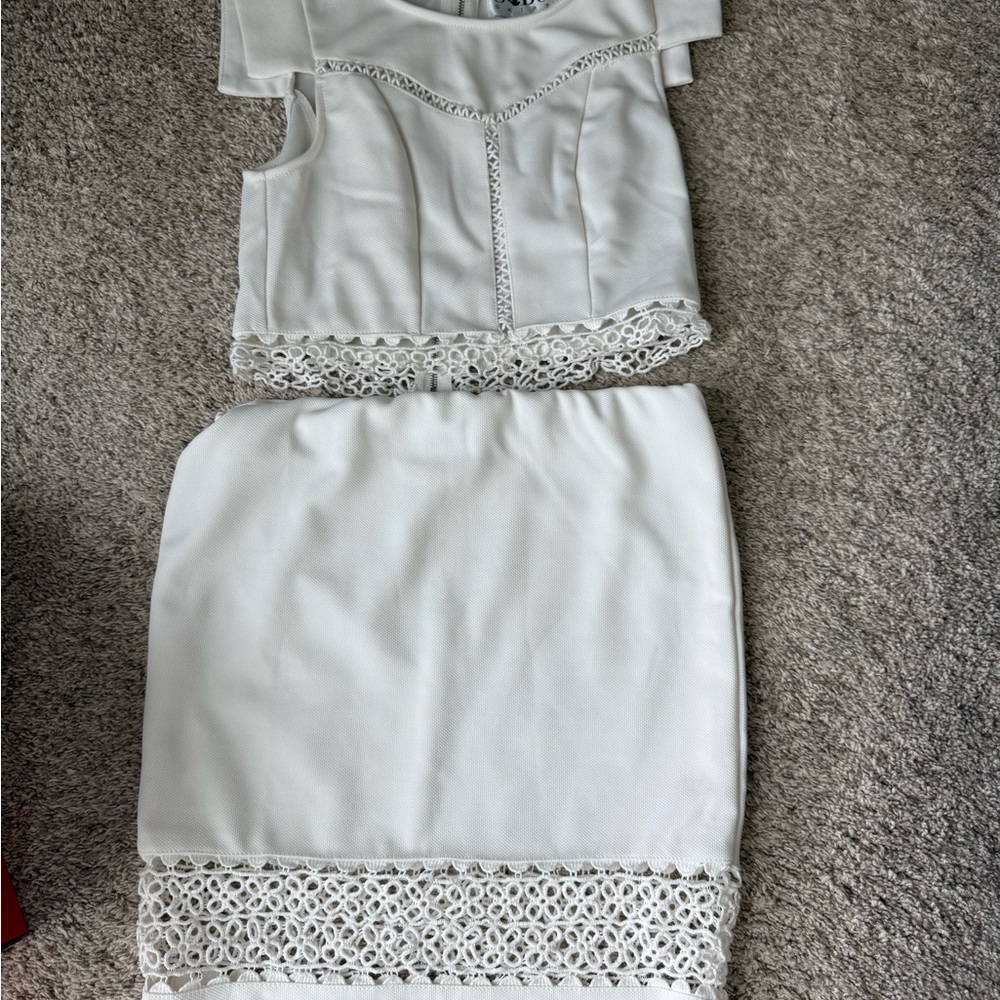 SABO White Two-Piece Lace Trim Skirt Set